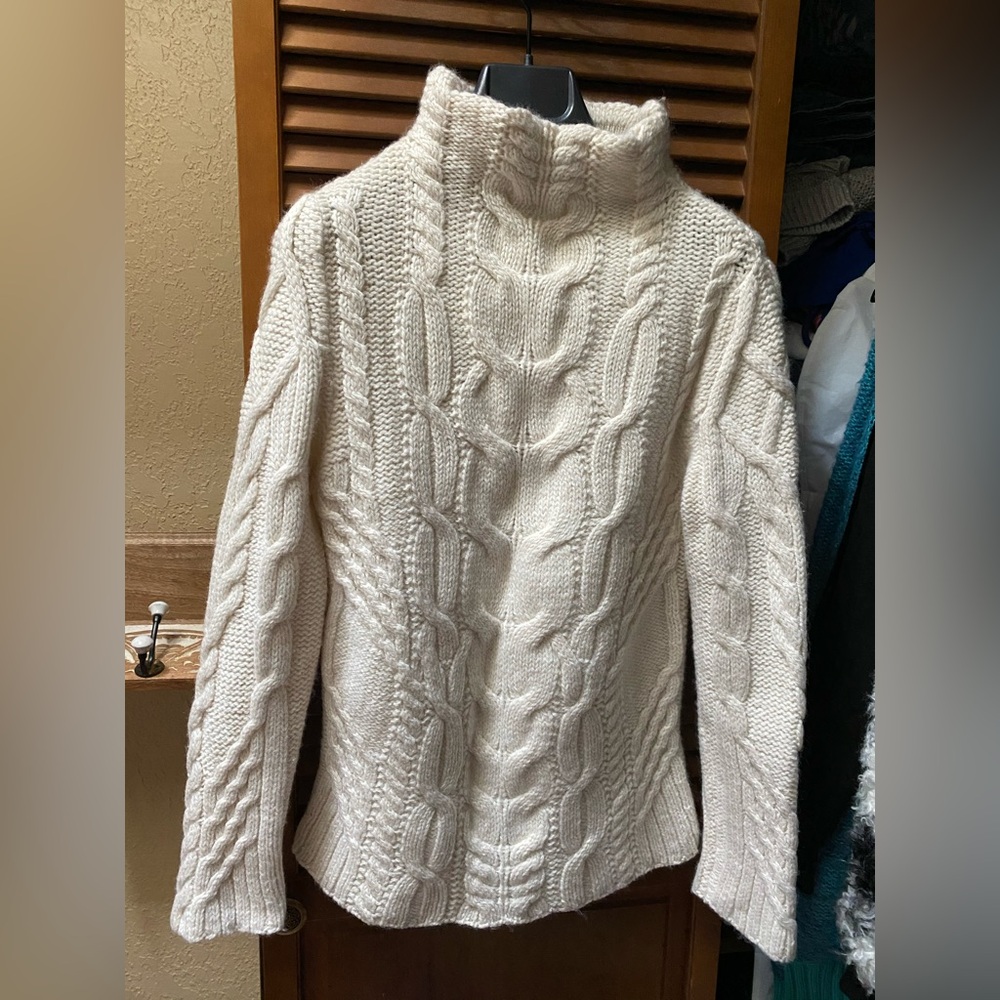 Aron mor 100% Merino wool Cable Knit Turtleneck Sweater - White NWOT